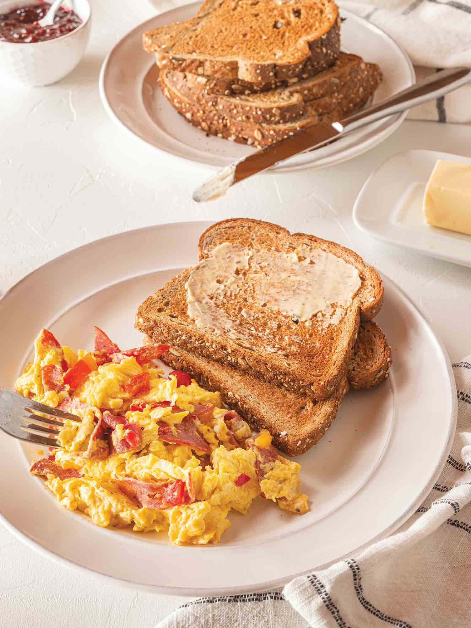 Eggs, Beef Salami and Peppers meal