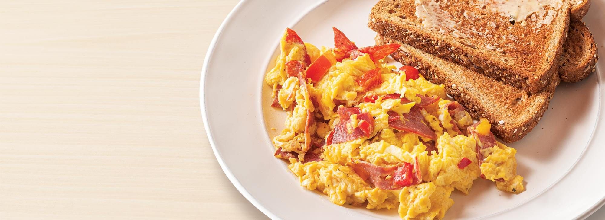 Eggs, Beef Salami and Peppers meal